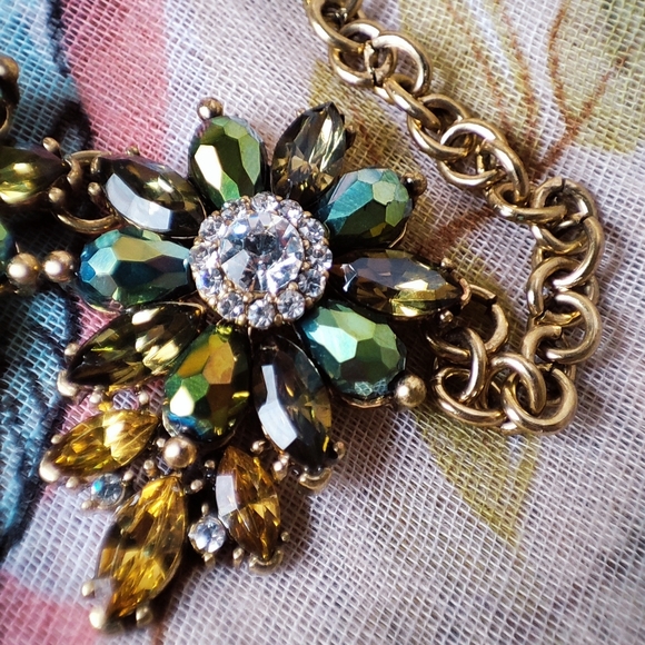 Gold Tone Topaz Olivine Crystal Clear Rhinestone Statement Necklace Unsigned - Picture 9 of 11